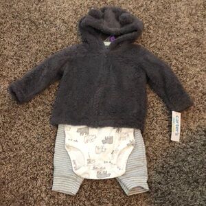 New Carter’s baby boy 3 piece outfit 3-6 months